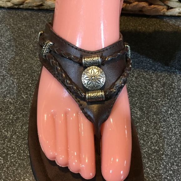 Minnetonka Brown Suede Thong Sandals with Braided Strap - Picture 3 of 15